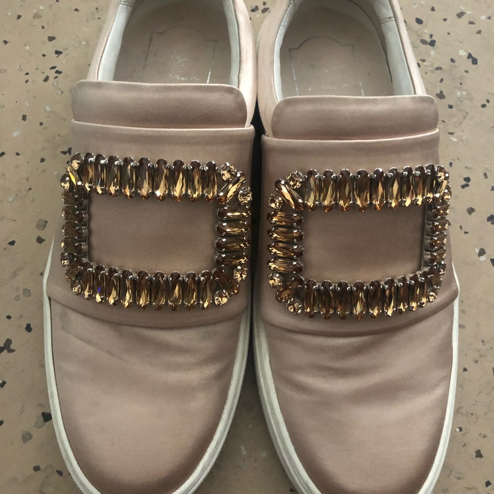 Roger Vivier Sneaker！